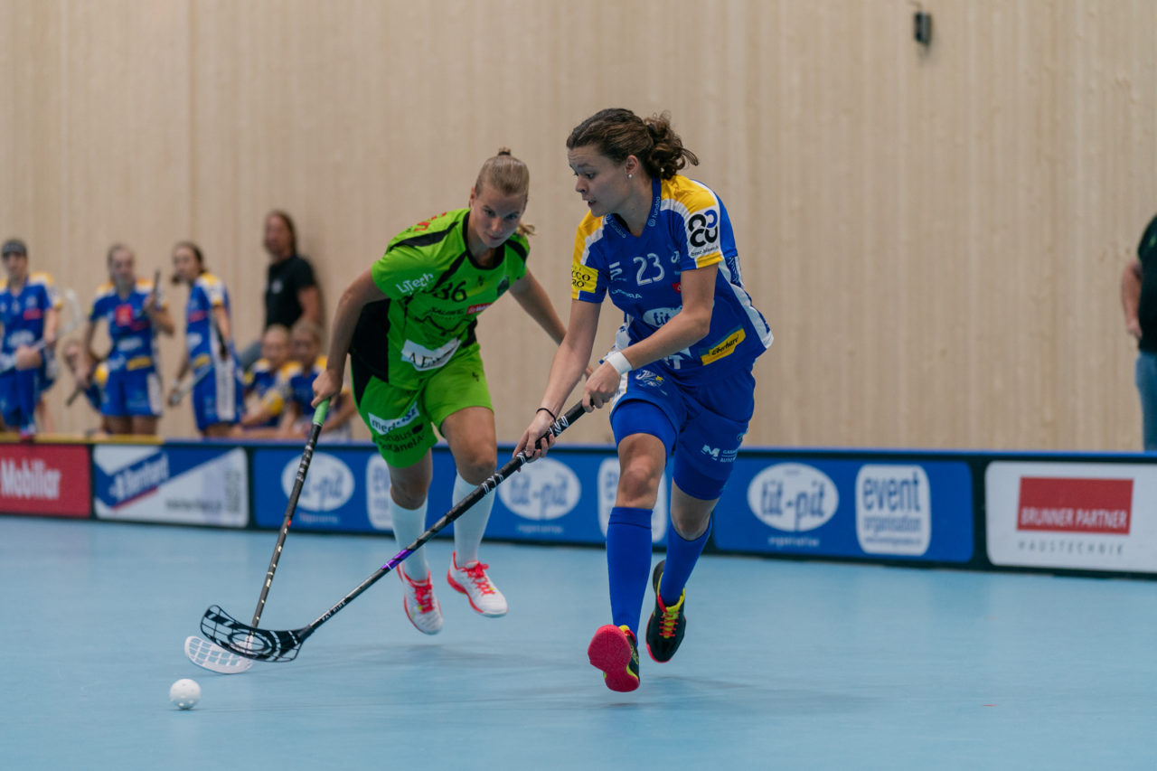 heja Stighag (Kloten), 21.09.2019, Unihockey Damen NLA 2. Runde, Kloten-Dietlikon Jets - Unihockey Berner Oberland, Isabelle Gerig (Nr. 23, Kloten-Dietlikon Jets) am Ball

(Claudio Schwarz, unihockey-fotos.ch)