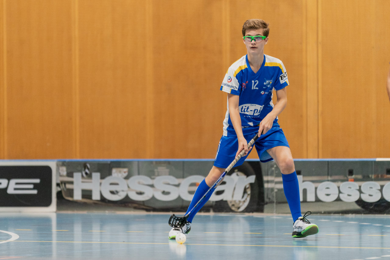 Ruebisbach (Kloten), 21.09.2019, Unihockey Junioren U14/U17 A, Unihockey Basel Regio - Kloten-Dietlikon Jets
(Claudio Schwarz, unihockey-fotos.ch)

Copyright: Claudio Schwarz, unihockey-fotos.ch – Dieses Bild wurde durch swiss unihockey lizenziert und darf ausschliesslich auf den Online-Kanälen von swiss unihockey verwendet werden. Die redaktionelle oder kommerzielle Nutzung durch Dritte (Medien, Vereine, Unternehmen oder Privatpersonen) per Download von diesem flickr-Account ist ausgeschlossen. Das Bild kann bei Interesse via unihockey-fotos.ch kostenpflichtig lizenziert werden. unihockey-fotos.ch behält sich vor, fehlbaren Medien, Vereinen, Unternehmen oder Privatpersonen Bilder mit einem Zuschlag in Rechnung zu stellen.