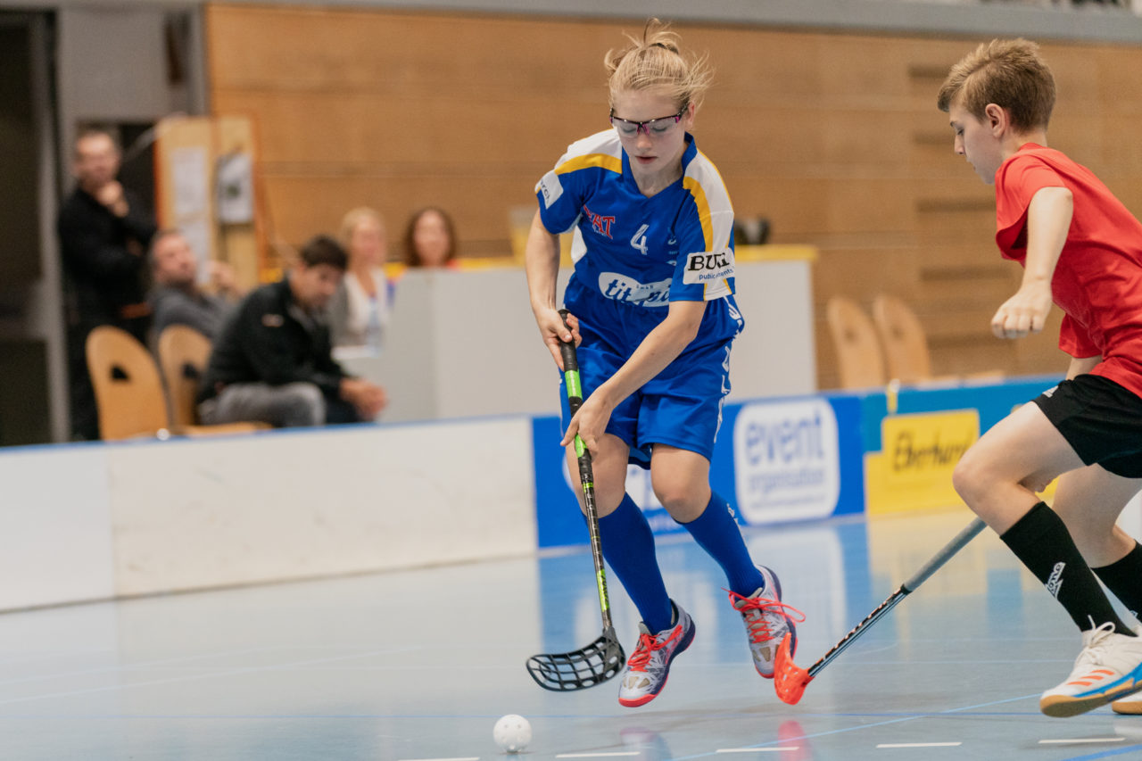 Ruebisbach (Kloten), 21.09.2019, Unihockey Junioren U14/U17 A, Unihockey Basel Regio - Kloten-Dietlikon Jets
(Claudio Schwarz, unihockey-fotos.ch)

Copyright: Claudio Schwarz, unihockey-fotos.ch – Dieses Bild wurde durch swiss unihockey lizenziert und darf ausschliesslich auf den Online-Kanälen von swiss unihockey verwendet werden. Die redaktionelle oder kommerzielle Nutzung durch Dritte (Medien, Vereine, Unternehmen oder Privatpersonen) per Download von diesem flickr-Account ist ausgeschlossen. Das Bild kann bei Interesse via unihockey-fotos.ch kostenpflichtig lizenziert werden. unihockey-fotos.ch behält sich vor, fehlbaren Medien, Vereinen, Unternehmen oder Privatpersonen Bilder mit einem Zuschlag in Rechnung zu stellen.