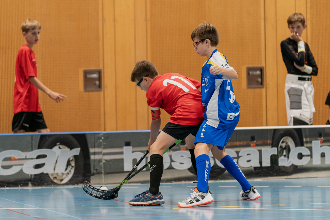 Ruebisbach (Kloten), 21.09.2019, Unihockey Junioren U14/U17 A, Unihockey Basel Regio - Kloten-Dietlikon Jets
(Claudio Schwarz, unihockey-fotos.ch)

Copyright: Claudio Schwarz, unihockey-fotos.ch – Dieses Bild wurde durch swiss unihockey lizenziert und darf ausschliesslich auf den Online-Kanälen von swiss unihockey verwendet werden. Die redaktionelle oder kommerzielle Nutzung durch Dritte (Medien, Vereine, Unternehmen oder Privatpersonen) per Download von diesem flickr-Account ist ausgeschlossen. Das Bild kann bei Interesse via unihockey-fotos.ch kostenpflichtig lizenziert werden. unihockey-fotos.ch behält sich vor, fehlbaren Medien, Vereinen, Unternehmen oder Privatpersonen Bilder mit einem Zuschlag in Rechnung zu stellen.