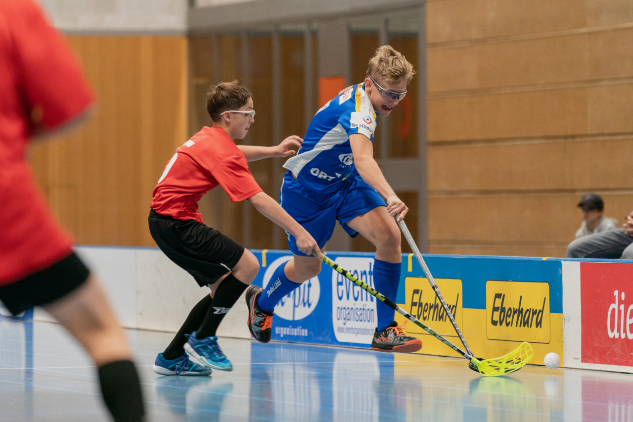 Ruebisbach (Kloten), 21.09.2019, Unihockey Junioren U14/U17 A, Unihockey Basel Regio - Kloten-Dietlikon Jets
(Claudio Schwarz, unihockey-fotos.ch)

Copyright: Claudio Schwarz, unihockey-fotos.ch – Dieses Bild wurde durch swiss unihockey lizenziert und darf ausschliesslich auf den Online-Kanälen von swiss unihockey verwendet werden. Die redaktionelle oder kommerzielle Nutzung durch Dritte (Medien, Vereine, Unternehmen oder Privatpersonen) per Download von diesem flickr-Account ist ausgeschlossen. Das Bild kann bei Interesse via unihockey-fotos.ch kostenpflichtig lizenziert werden. unihockey-fotos.ch behält sich vor, fehlbaren Medien, Vereinen, Unternehmen oder Privatpersonen Bilder mit einem Zuschlag in Rechnung zu stellen.