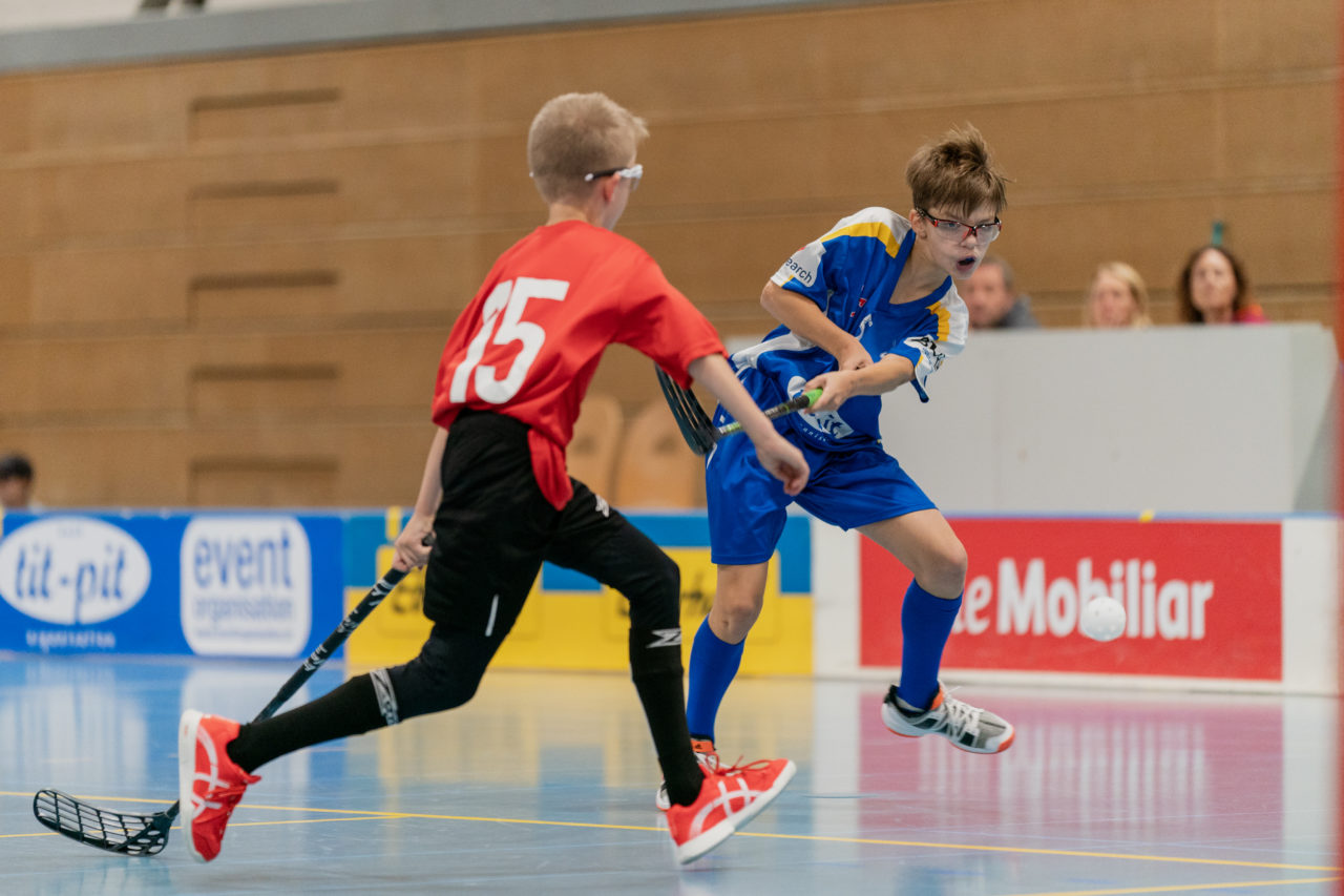 Ruebisbach (Kloten), 21.09.2019, Unihockey Junioren U14/U17 A, Unihockey Basel Regio - Kloten-Dietlikon Jets
(Claudio Schwarz, unihockey-fotos.ch)

Copyright: Claudio Schwarz, unihockey-fotos.ch – Dieses Bild wurde durch swiss unihockey lizenziert und darf ausschliesslich auf den Online-Kanälen von swiss unihockey verwendet werden. Die redaktionelle oder kommerzielle Nutzung durch Dritte (Medien, Vereine, Unternehmen oder Privatpersonen) per Download von diesem flickr-Account ist ausgeschlossen. Das Bild kann bei Interesse via unihockey-fotos.ch kostenpflichtig lizenziert werden. unihockey-fotos.ch behält sich vor, fehlbaren Medien, Vereinen, Unternehmen oder Privatpersonen Bilder mit einem Zuschlag in Rechnung zu stellen.