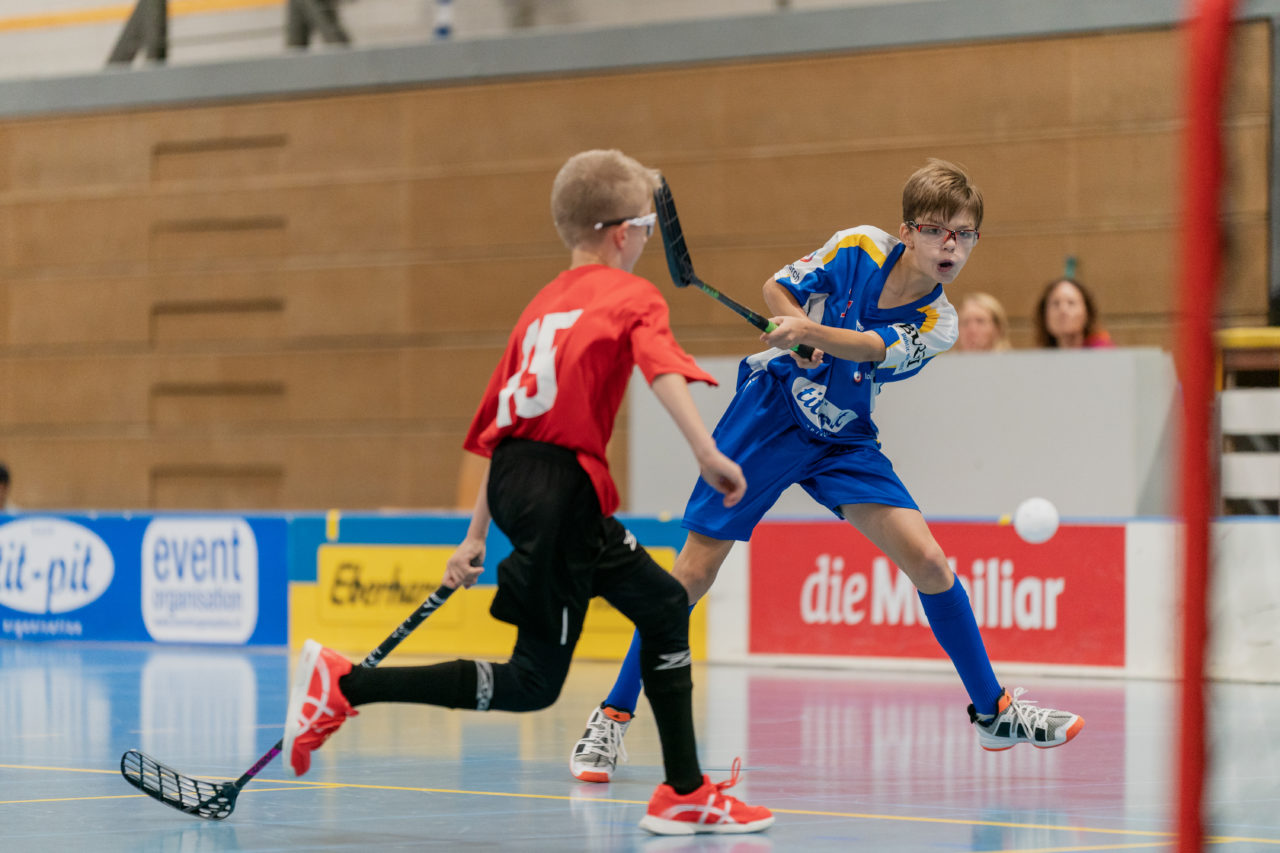 Ruebisbach (Kloten), 21.09.2019, Unihockey Junioren U14/U17 A, Unihockey Basel Regio - Kloten-Dietlikon Jets
(Claudio Schwarz, unihockey-fotos.ch)

Copyright: Claudio Schwarz, unihockey-fotos.ch – Dieses Bild wurde durch swiss unihockey lizenziert und darf ausschliesslich auf den Online-Kanälen von swiss unihockey verwendet werden. Die redaktionelle oder kommerzielle Nutzung durch Dritte (Medien, Vereine, Unternehmen oder Privatpersonen) per Download von diesem flickr-Account ist ausgeschlossen. Das Bild kann bei Interesse via unihockey-fotos.ch kostenpflichtig lizenziert werden. unihockey-fotos.ch behält sich vor, fehlbaren Medien, Vereinen, Unternehmen oder Privatpersonen Bilder mit einem Zuschlag in Rechnung zu stellen.