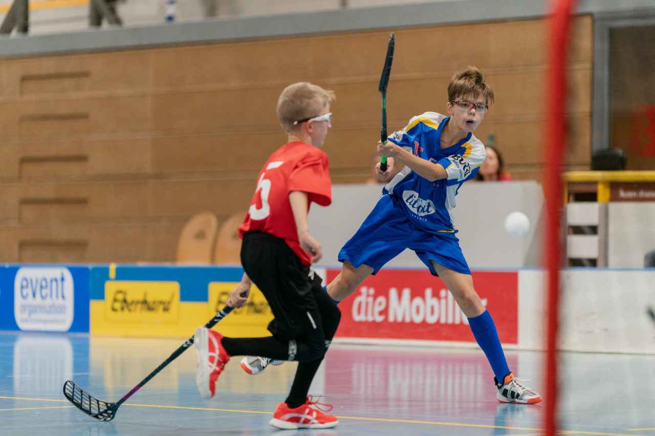 Ruebisbach (Kloten), 21.09.2019, Unihockey Junioren U14/U17 A, Unihockey Basel Regio - Kloten-Dietlikon Jets
(Claudio Schwarz, unihockey-fotos.ch)

Copyright: Claudio Schwarz, unihockey-fotos.ch – Dieses Bild wurde durch swiss unihockey lizenziert und darf ausschliesslich auf den Online-Kanälen von swiss unihockey verwendet werden. Die redaktionelle oder kommerzielle Nutzung durch Dritte (Medien, Vereine, Unternehmen oder Privatpersonen) per Download von diesem flickr-Account ist ausgeschlossen. Das Bild kann bei Interesse via unihockey-fotos.ch kostenpflichtig lizenziert werden. unihockey-fotos.ch behält sich vor, fehlbaren Medien, Vereinen, Unternehmen oder Privatpersonen Bilder mit einem Zuschlag in Rechnung zu stellen.