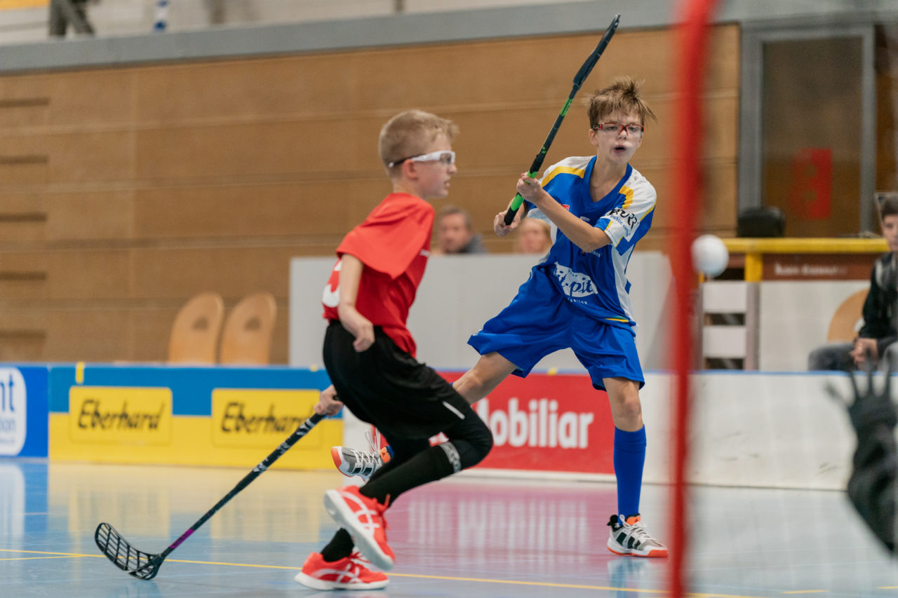 Ruebisbach (Kloten), 21.09.2019, Unihockey Junioren U14/U17 A, Unihockey Basel Regio - Kloten-Dietlikon Jets
(Claudio Schwarz, unihockey-fotos.ch)

Copyright: Claudio Schwarz, unihockey-fotos.ch – Dieses Bild wurde durch swiss unihockey lizenziert und darf ausschliesslich auf den Online-Kanälen von swiss unihockey verwendet werden. Die redaktionelle oder kommerzielle Nutzung durch Dritte (Medien, Vereine, Unternehmen oder Privatpersonen) per Download von diesem flickr-Account ist ausgeschlossen. Das Bild kann bei Interesse via unihockey-fotos.ch kostenpflichtig lizenziert werden. unihockey-fotos.ch behält sich vor, fehlbaren Medien, Vereinen, Unternehmen oder Privatpersonen Bilder mit einem Zuschlag in Rechnung zu stellen.