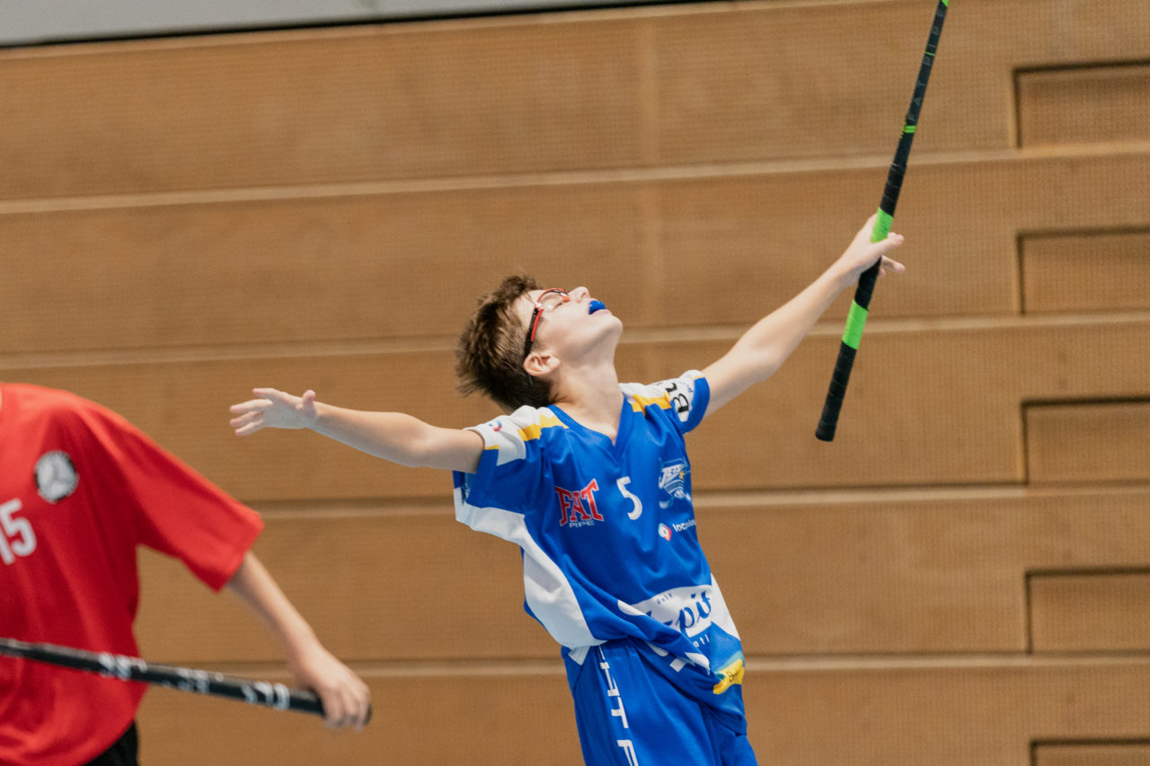 Ruebisbach (Kloten), 21.09.2019, Unihockey Junioren U14/U17 A, Unihockey Basel Regio - Kloten-Dietlikon Jets
(Claudio Schwarz, unihockey-fotos.ch)

Copyright: Claudio Schwarz, unihockey-fotos.ch – Dieses Bild wurde durch swiss unihockey lizenziert und darf ausschliesslich auf den Online-Kanälen von swiss unihockey verwendet werden. Die redaktionelle oder kommerzielle Nutzung durch Dritte (Medien, Vereine, Unternehmen oder Privatpersonen) per Download von diesem flickr-Account ist ausgeschlossen. Das Bild kann bei Interesse via unihockey-fotos.ch kostenpflichtig lizenziert werden. unihockey-fotos.ch behält sich vor, fehlbaren Medien, Vereinen, Unternehmen oder Privatpersonen Bilder mit einem Zuschlag in Rechnung zu stellen.