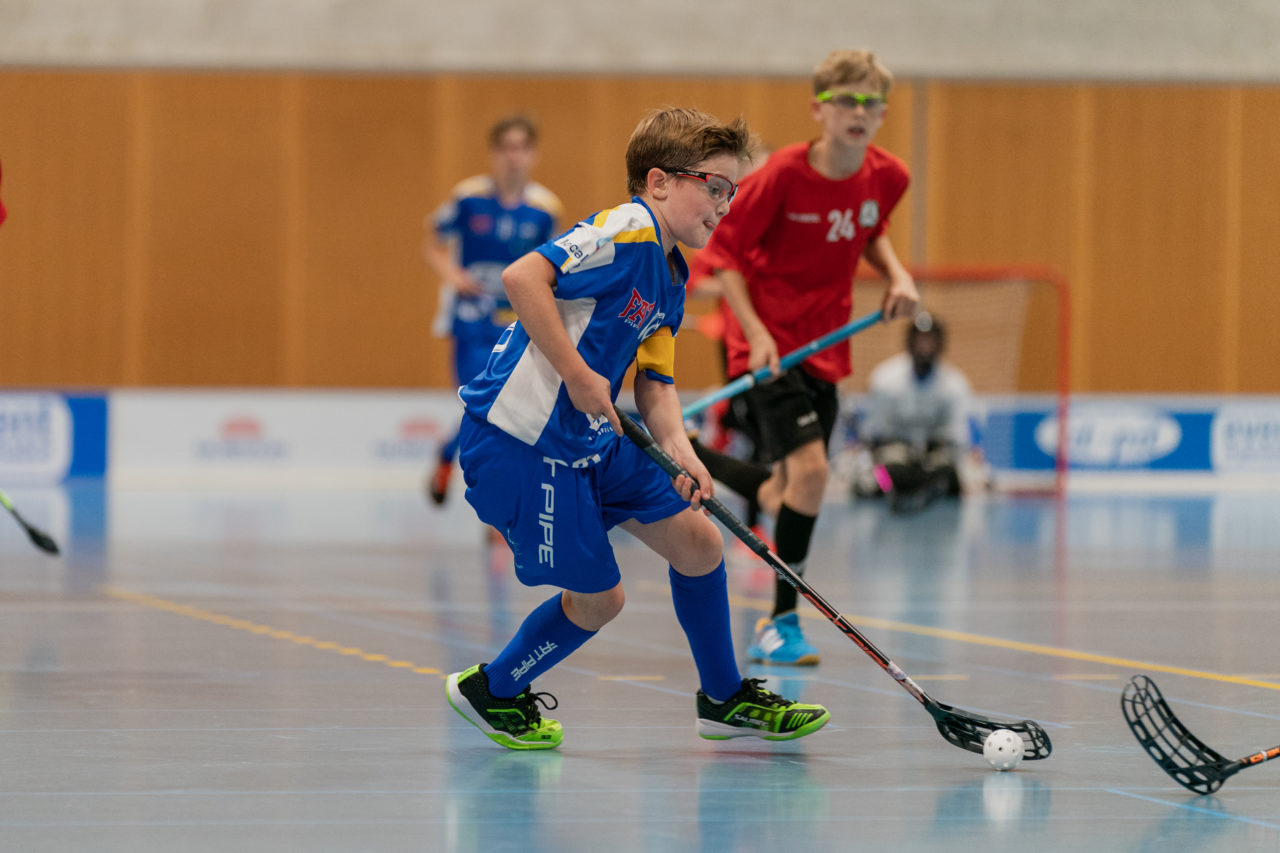 Ruebisbach (Kloten), 21.09.2019, Unihockey Junioren U14/U17 A, Unihockey Basel Regio - Kloten-Dietlikon Jets
(Claudio Schwarz, unihockey-fotos.ch)

Copyright: Claudio Schwarz, unihockey-fotos.ch – Dieses Bild wurde durch swiss unihockey lizenziert und darf ausschliesslich auf den Online-Kanälen von swiss unihockey verwendet werden. Die redaktionelle oder kommerzielle Nutzung durch Dritte (Medien, Vereine, Unternehmen oder Privatpersonen) per Download von diesem flickr-Account ist ausgeschlossen. Das Bild kann bei Interesse via unihockey-fotos.ch kostenpflichtig lizenziert werden. unihockey-fotos.ch behält sich vor, fehlbaren Medien, Vereinen, Unternehmen oder Privatpersonen Bilder mit einem Zuschlag in Rechnung zu stellen.