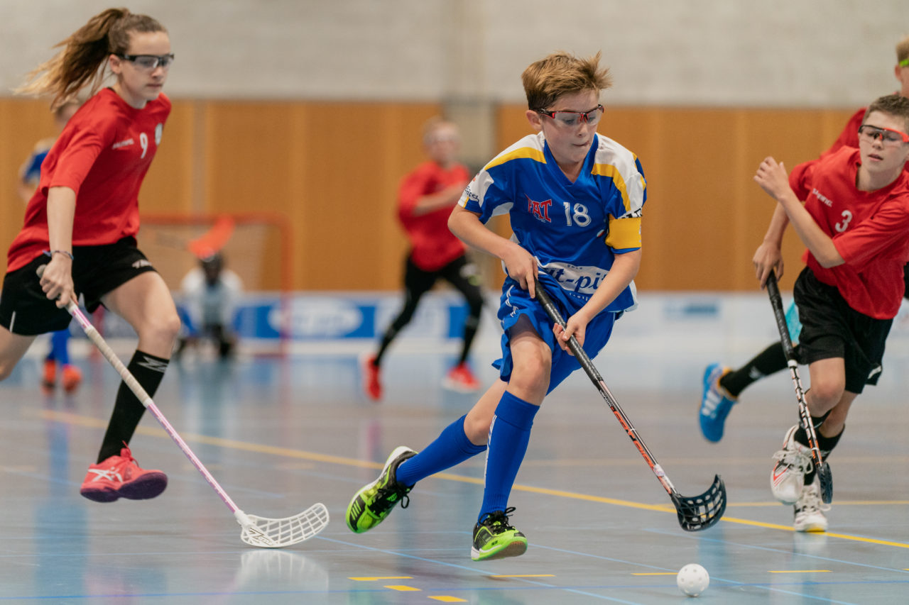 Ruebisbach (Kloten), 21.09.2019, Unihockey Junioren U14/U17 A, Unihockey Basel Regio - Kloten-Dietlikon Jets
(Claudio Schwarz, unihockey-fotos.ch)

Copyright: Claudio Schwarz, unihockey-fotos.ch – Dieses Bild wurde durch swiss unihockey lizenziert und darf ausschliesslich auf den Online-Kanälen von swiss unihockey verwendet werden. Die redaktionelle oder kommerzielle Nutzung durch Dritte (Medien, Vereine, Unternehmen oder Privatpersonen) per Download von diesem flickr-Account ist ausgeschlossen. Das Bild kann bei Interesse via unihockey-fotos.ch kostenpflichtig lizenziert werden. unihockey-fotos.ch behält sich vor, fehlbaren Medien, Vereinen, Unternehmen oder Privatpersonen Bilder mit einem Zuschlag in Rechnung zu stellen.