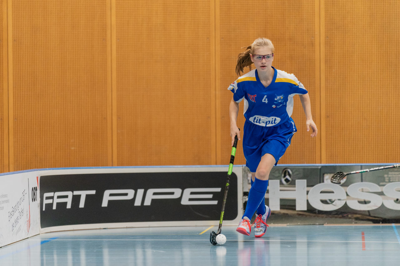 Ruebisbach (Kloten), 21.09.2019, Unihockey Junioren U14/U17 A, Unihockey Basel Regio - Kloten-Dietlikon Jets
(Claudio Schwarz, unihockey-fotos.ch)

Copyright: Claudio Schwarz, unihockey-fotos.ch – Dieses Bild wurde durch swiss unihockey lizenziert und darf ausschliesslich auf den Online-Kanälen von swiss unihockey verwendet werden. Die redaktionelle oder kommerzielle Nutzung durch Dritte (Medien, Vereine, Unternehmen oder Privatpersonen) per Download von diesem flickr-Account ist ausgeschlossen. Das Bild kann bei Interesse via unihockey-fotos.ch kostenpflichtig lizenziert werden. unihockey-fotos.ch behält sich vor, fehlbaren Medien, Vereinen, Unternehmen oder Privatpersonen Bilder mit einem Zuschlag in Rechnung zu stellen.