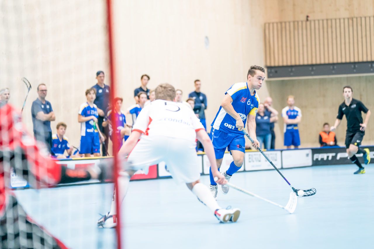 Sporthalle Stighag (Kloten), 12.10.2019, Unihockey Junioren U21 B 5. Runde, Kloten-Dietlikon Jets - RD March-Höfe Altendorf, Michel Bill (Nr. 8, Kloten-Dietlikon Jets) am Ball

(Claudio Schwarz, unihockey-fotos.ch)