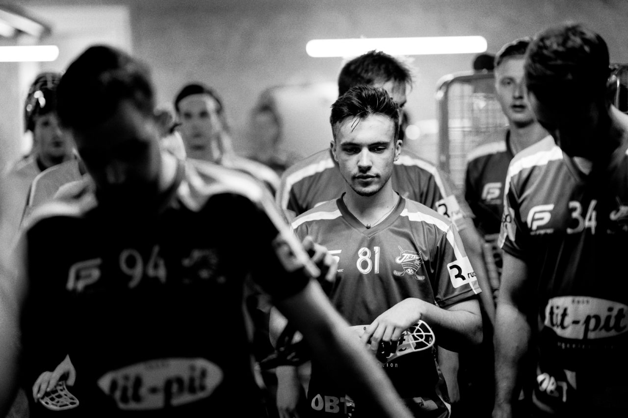 Sporthalle Stighag (Kloten), 12.10.2019, Unihockey Herren NLB 7. Runde, Kloten-Dietlikon Jets - RD March-Höfe Altendorf, Pascal Giger (Nr. 81, Kloten-Dietlikon Jets) vor dem Spiel

(Claudio Schwarz, unihockey-fotos.ch)