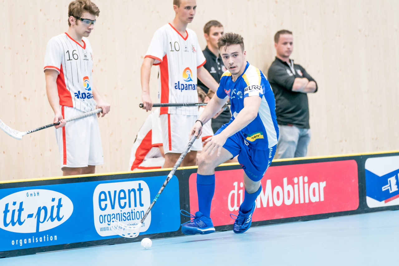 Sporthalle Stighag (Kloten), 12.10.2019, Unihockey Junioren U21 B 5. Runde, Kloten-Dietlikon Jets - RD March-Höfe Altendorf, Pascal Giger (Nr. 29, Kloten-Dietlikon Jets) am Ball

(Claudio Schwarz, unihockey-fotos.ch)