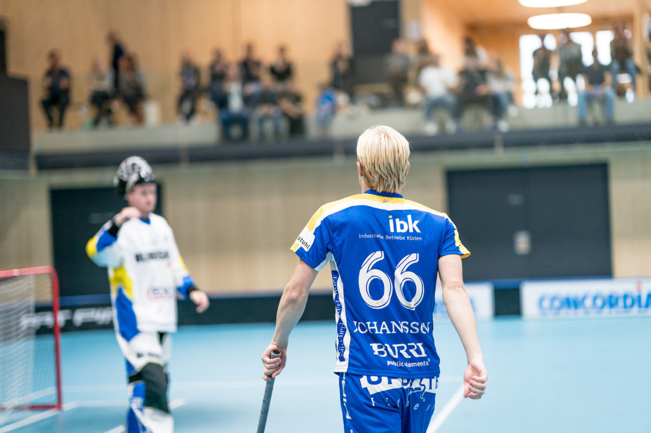 Sporthalle Stighag (Kloten), 12.10.2019, Unihockey Herren NLB 7. Runde, Kloten-Dietlikon Jets - RD March-Höfe Altendorf, Emil Johansson (Nr. 66, Kloten-Dietlikon Jets) vor dem Spiel

(Claudio Schwarz, unihockey-fotos.ch)