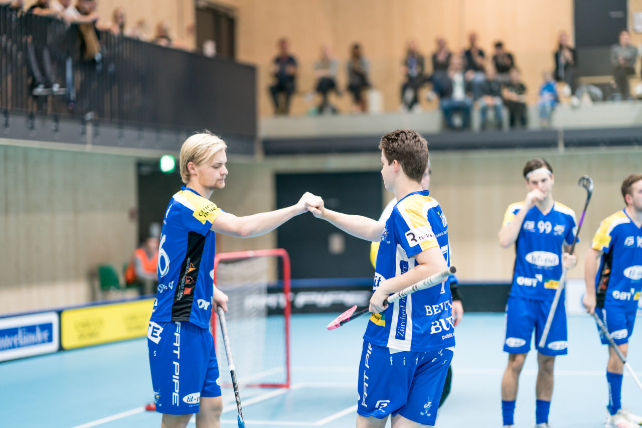Sporthalle Stighag (Kloten), 12.10.2019, Unihockey Herren NLB 7. Runde, Kloten-Dietlikon Jets - RD March-Höfe Altendorf, Pascal Beutler (Nr. 7, Kloten-Dietlikon Jets) vor dem Spiel

(Claudio Schwarz, unihockey-fotos.ch)