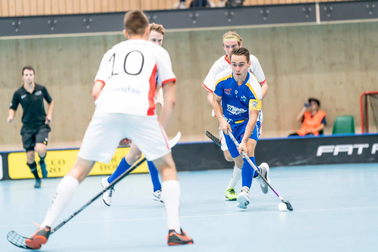 Sporthalle Stighag (Kloten), 12.10.2019, Unihockey Junioren U21 B 5. Runde, Kloten-Dietlikon Jets - RD March-Höfe Altendorf, Michel Bill (Nr. 8, Kloten-Dietlikon Jets) am Ball

(Claudio Schwarz, unihockey-fotos.ch)