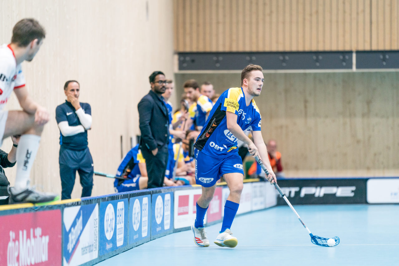 Sporthalle Stighag (Kloten), 12.10.2019, Unihockey Herren NLB 7. Runde, Kloten-Dietlikon Jets - RD March-Höfe Altendorf, Patrick Kapp (Nr. 96, Kloten-Dietlikon Jets) am Ball

(Claudio Schwarz, unihockey-fotos.ch)