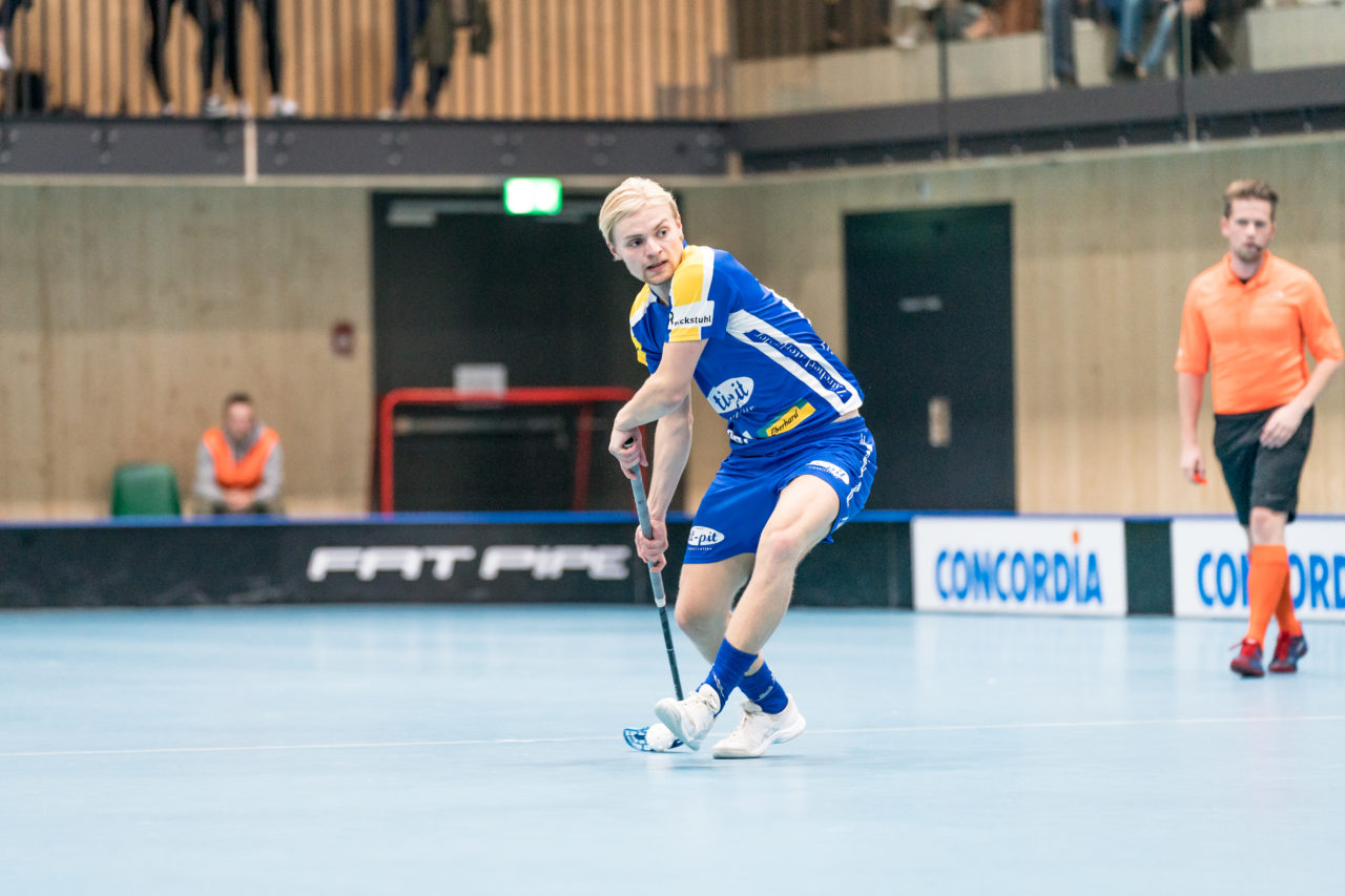 Sporthalle Stighag (Kloten), 12.10.2019, Unihockey Herren NLB 7. Runde, Kloten-Dietlikon Jets - RD March-Höfe Altendorf, Emil Johansson (Nr. 66, Kloten-Dietlikon Jets) zieht ab

(Claudio Schwarz, unihockey-fotos.ch)