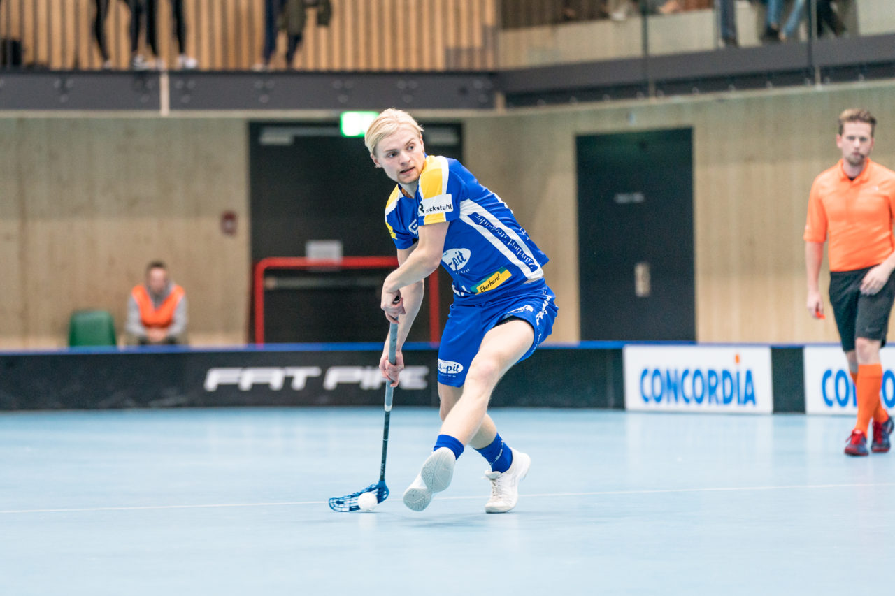 Sporthalle Stighag (Kloten), 12.10.2019, Unihockey Herren NLB 7. Runde, Kloten-Dietlikon Jets - RD March-Höfe Altendorf, Emil Johansson (Nr. 66, Kloten-Dietlikon Jets) zieht ab

(Claudio Schwarz, unihockey-fotos.ch)