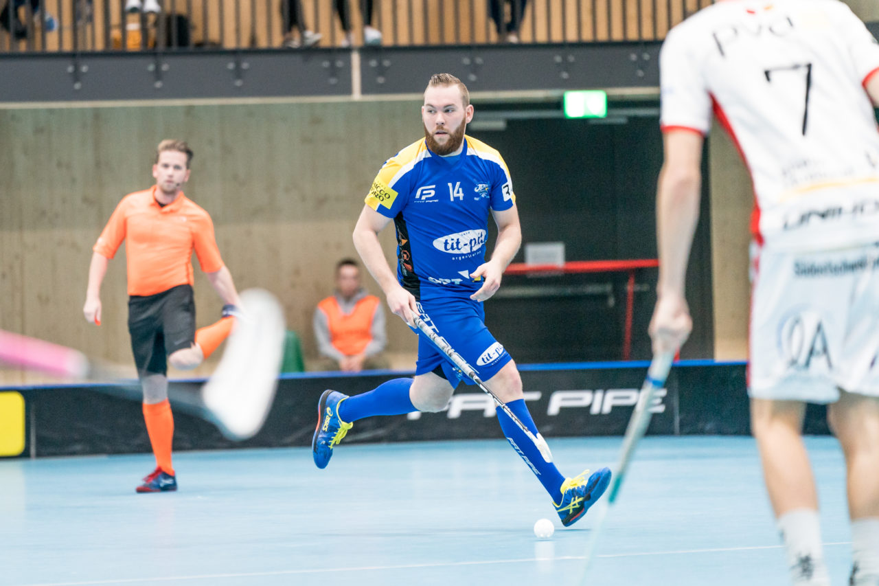 Sporthalle Stighag (Kloten), 12.10.2019, Unihockey Herren NLB 7. Runde, Kloten-Dietlikon Jets - RD March-Höfe Altendorf, Yannick Steffen (Nr. 14, Kloten-Dietlikon Jets) am Ball

(Claudio Schwarz, unihockey-fotos.ch)