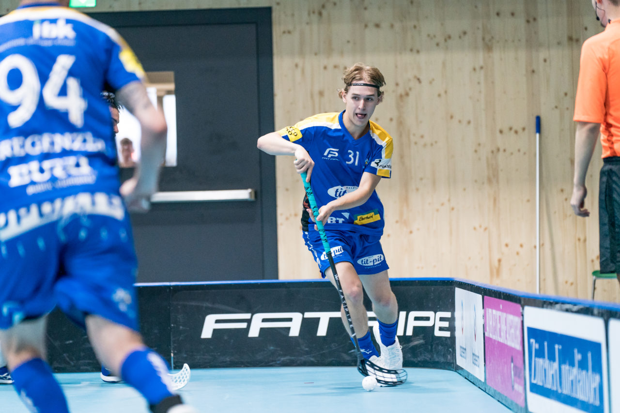 Sporthalle Stighag (Kloten), 12.10.2019, Unihockey Herren NLB 7. Runde, Kloten-Dietlikon Jets - RD March-Höfe Altendorf, Mischa Schmid (Nr. 31, Kloten-Dietlikon Jets) am Ball

(Claudio Schwarz, unihockey-fotos.ch)