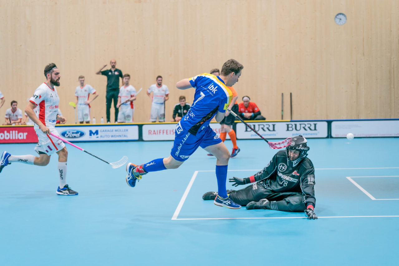 Sporthalle Stighag (Kloten), 12.10.2019, Unihockey Herren NLB 7. Runde, Kloten-Dietlikon Jets - RD March-Höfe Altendorf, Pascal Beutler (Nr. 7, Kloten-Dietlikon Jets) vergibt eine Chance

(Claudio Schwarz, unihockey-fotos.ch)