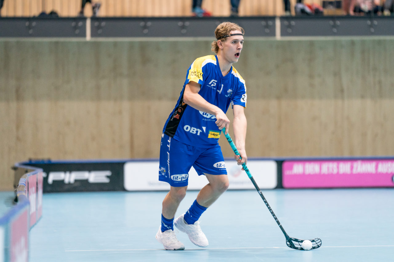 Sporthalle Stighag (Kloten), 12.10.2019, Unihockey Herren NLB 7. Runde, Kloten-Dietlikon Jets - RD March-Höfe Altendorf, Mischa Schmid (Nr. 31, Kloten-Dietlikon Jets) am Ball

(Claudio Schwarz, unihockey-fotos.ch)