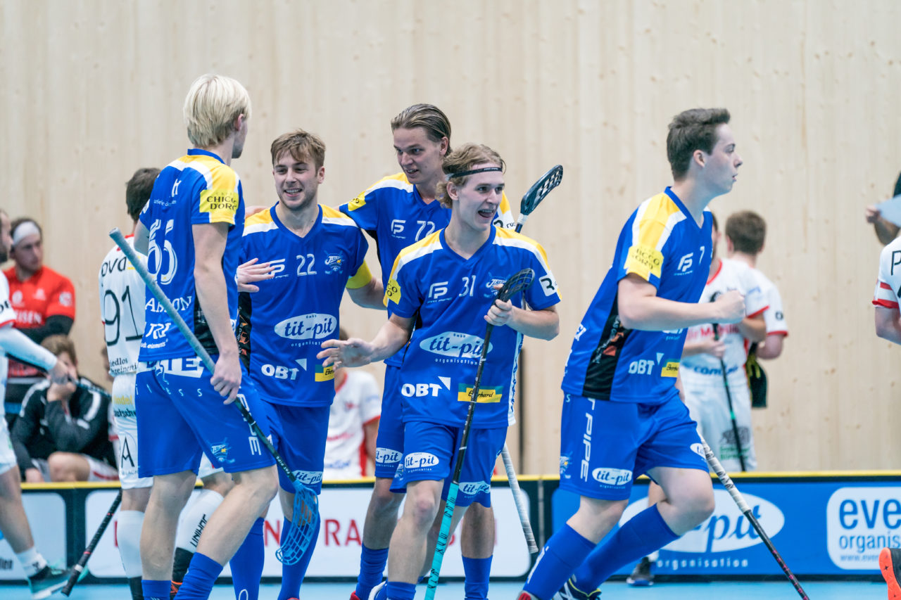 Sporthalle Stighag (Kloten), 12.10.2019, Unihockey Herren NLB 7. Runde, Kloten-Dietlikon Jets - RD March-Höfe Altendorf, Torjubel Jets

(Claudio Schwarz, unihockey-fotos.ch)