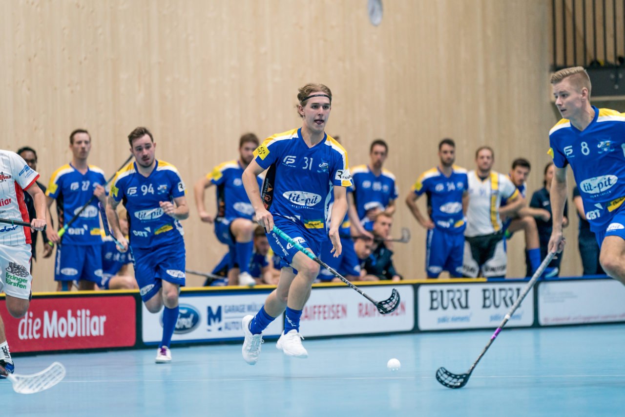 Sporthalle Stighag (Kloten), 12.10.2019, Unihockey Herren NLB 7. Runde, Kloten-Dietlikon Jets - RD March-Höfe Altendorf, Mischa Schmid (Nr. 31, Kloten-Dietlikon Jets) am ball

(Claudio Schwarz, unihockey-fotos.ch)