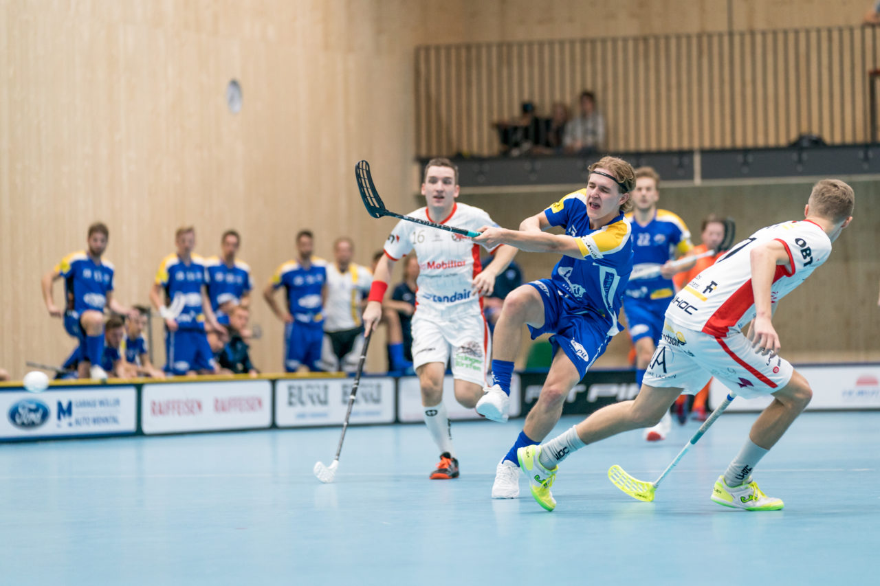 Sporthalle Stighag (Kloten), 12.10.2019, Unihockey Herren NLB 7. Runde, Kloten-Dietlikon Jets - RD March-Höfe Altendorf, Mischa Schmid (Nr. 31, Kloten-Dietlikon Jets) schiesst seinen 3. Treffer

(Claudio Schwarz, unihockey-fotos.ch)