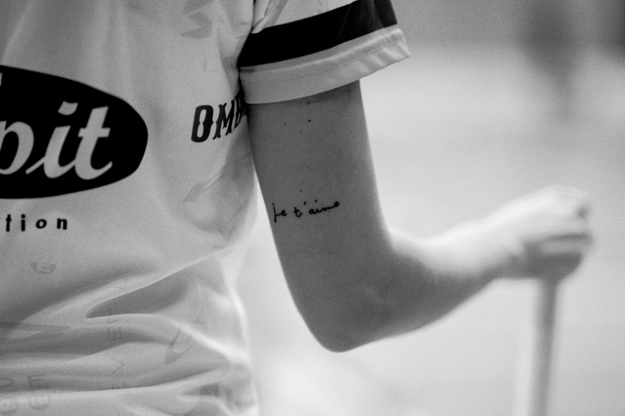 Sporthalle Wühre (Appenzell), 27.10.2019, Unihockey Damen Cup 1/8-Final, Unihockey Appenzell - Kloten-Dietlikon Jets, Tattoo von Iza Rydfjäll (Nr. 22, Kloten-Dietlikon Jets)

(Claudio Schwarz, unihockey-fotos.ch)