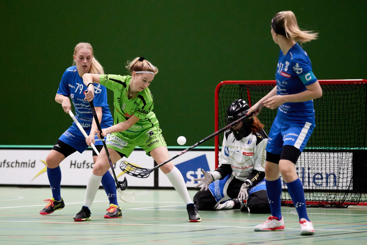 Zug United - UHV Skorpion Emmental Resultat 6 : 4 
am 3. November 2019 in der Sporthalle der Kantonsschule in Zug 
Bild: Michael Peter