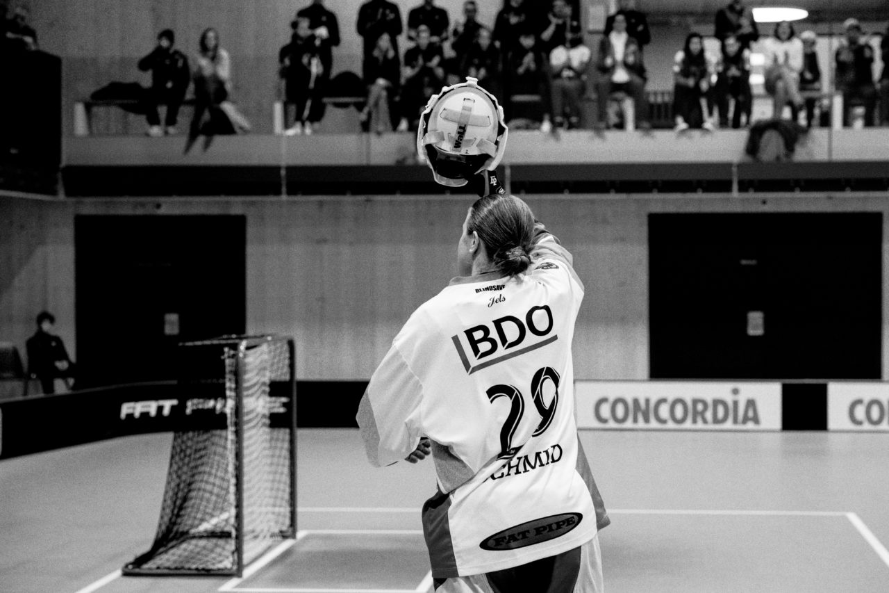 Sporthalle Stighag (Kloten), 16.11.2019, Damen NLA Runde 9, Kloten-Dietlikon Jets - Skorpion Emmental Zollbrück, Monika Schmid (Nr. 29, Kloten-Dietlikon Jets) vor dem Spiel

(Claudio Schwarz, unihockey-fotos.ch)