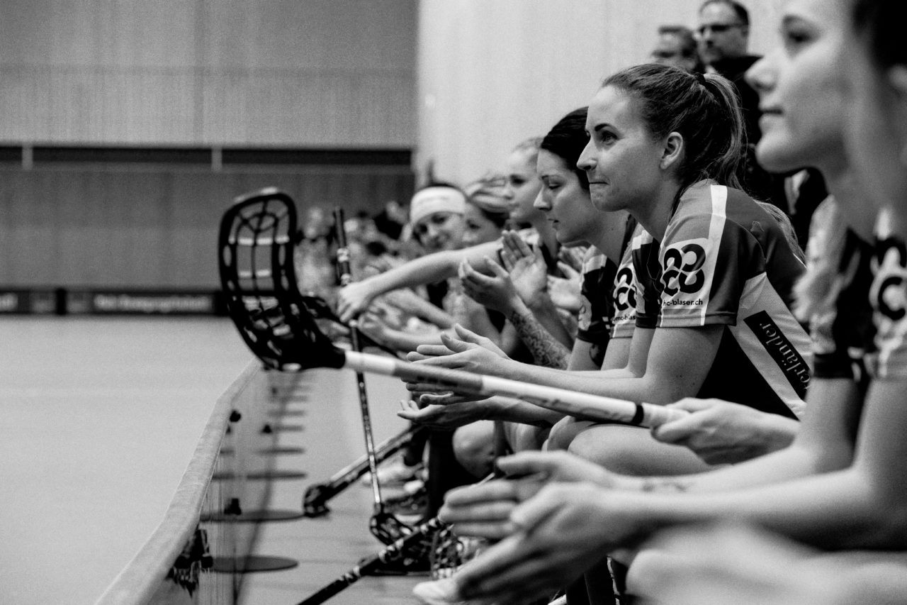 Sporthalle Stighag (Kloten), 16.11.2019, Damen NLA Runde 9, Kloten-Dietlikon Jets - Skorpion Emmental Zollbrück, Tanja Stella (Nr. 12, Kloten-Dietlikon Jets) vor dem Spiel

(Claudio Schwarz, unihockey-fotos.ch)