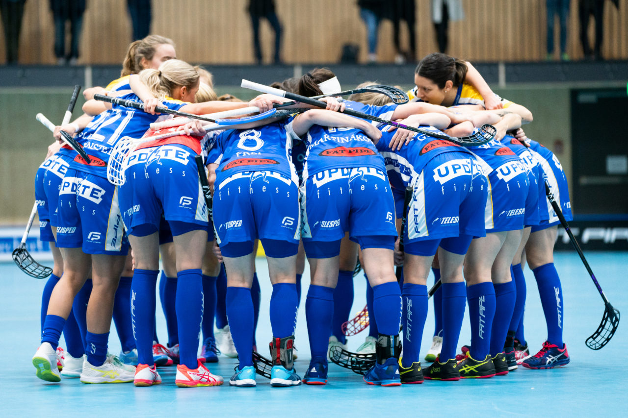 Sporthalle Stighag (Kloten), 16.11.2019, Damen NLA Runde 9, Kloten-Dietlikon Jets - Skorpion Emmental Zollbrück, Torjubel zum 3:1

(Claudio Schwarz, unihockey-fotos.ch)