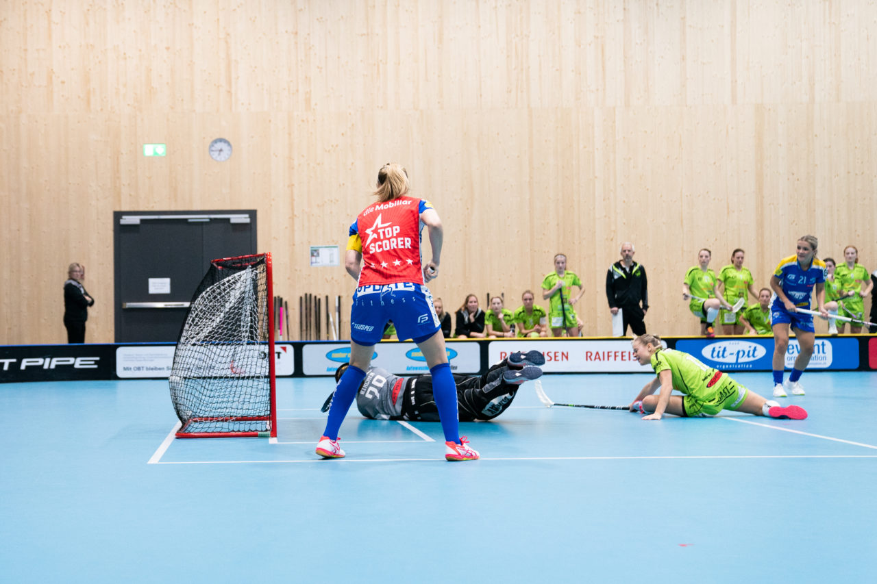 Sporthalle Stighag (Kloten), 16.11.2019, Damen NLA Runde 9, Kloten-Dietlikon Jets - Skorpion Emmental Zollbrück, Tor für die Jets

(Claudio Schwarz, unihockey-fotos.ch)