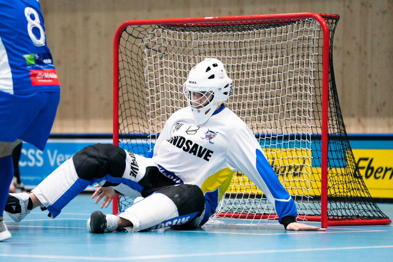 Sporthalle Stighag (Kloten), 16.11.2019, Junioren U21 B Runde 8, Kloten-Dietlikon Jets - Unihockey Luzern, Nick Häfliger (Nr. 34, Kloten-Dietlikon Jets) pariert den Ball

(Claudio Schwarz, unihockey-fotos.ch)