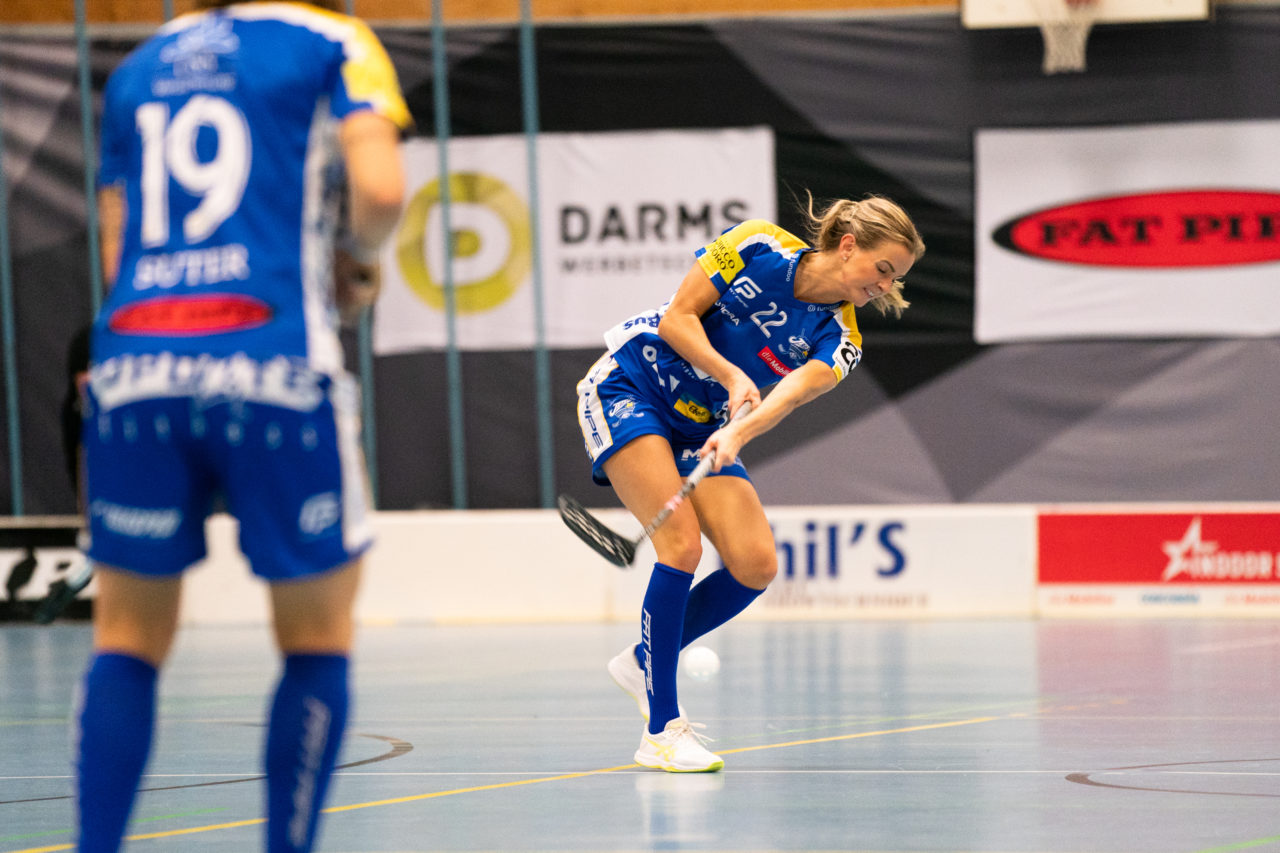 Gewerbliche Berufsschule Chur (Chur), 03.11.2019, Unihockey Damen NLA 7. Runde, piranha chur - Kloten-Dietlikon Jets, Iza Rydfjäll (Nr. 22, Kloten-Dietlikon Jets) schliesst ab

(Claudio Schwarz, unihockey-fotos.ch)