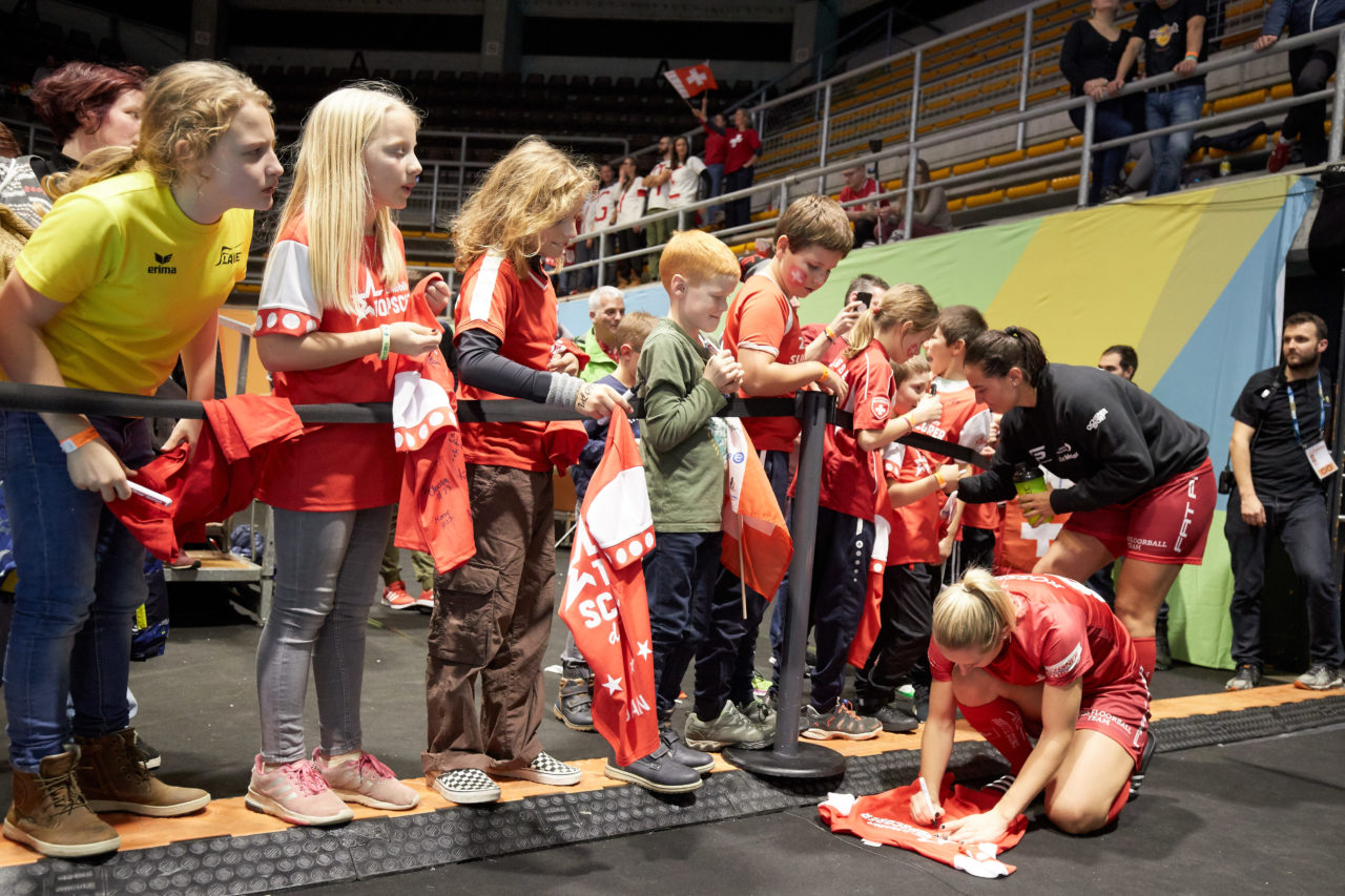 Women’s World Floorball Championships 2019 
7th - 15th December 2019, Neuchâtel, Switzerland 
Event page: http://www.neuchatel2019.ch 
Photos: Michael Peter/IFF