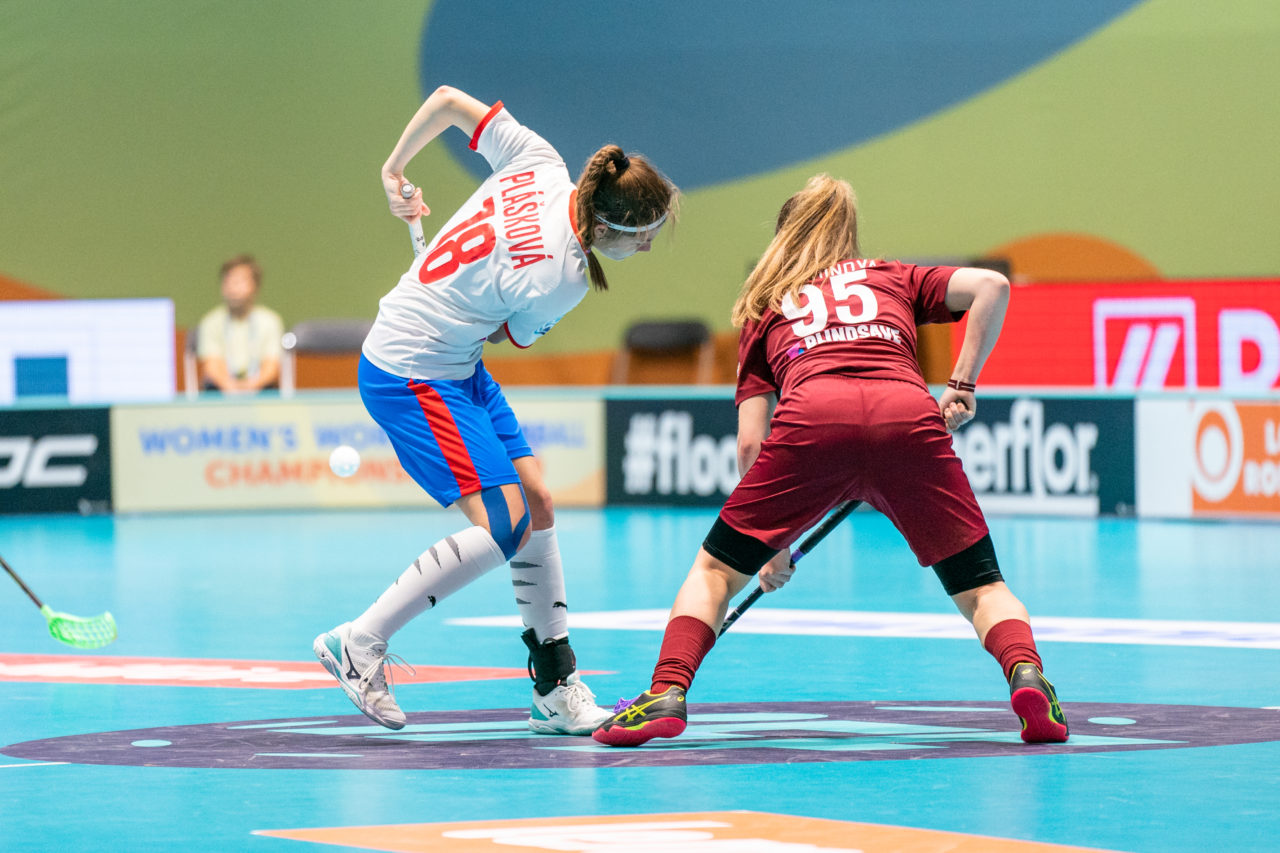 WFC 2019, Switzerland: 08.12.2019, Neuchâtel, Patinoire du Littoral, Magdaléna Plášková (#18, Czech Republic) and Anna Ankudinova (#95, Latvia)

Event page: neuchatel2019.ch
Credit: Claudio Schwarz, unihockey-fotos.ch