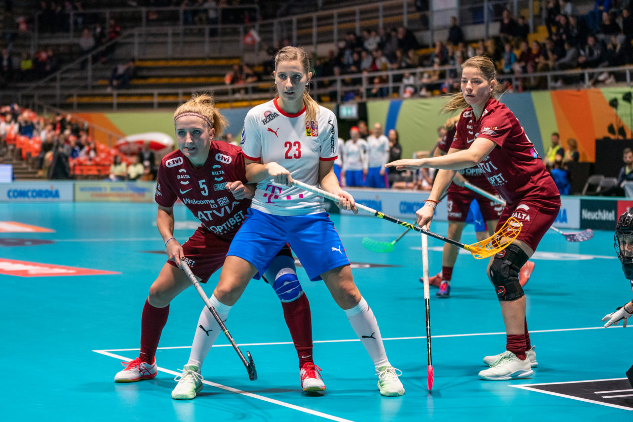 WFC 2019, Switzerland: 08.12.2019, Neuchâtel, Patinoire du Littoral, Eliza Elizabete Berzina  (#5, Latvia) and Adéla Bočanová (#23, Czech Republic)

Event page: neuchatel2019.ch
Credit: Claudio Schwarz, unihockey-fotos.ch