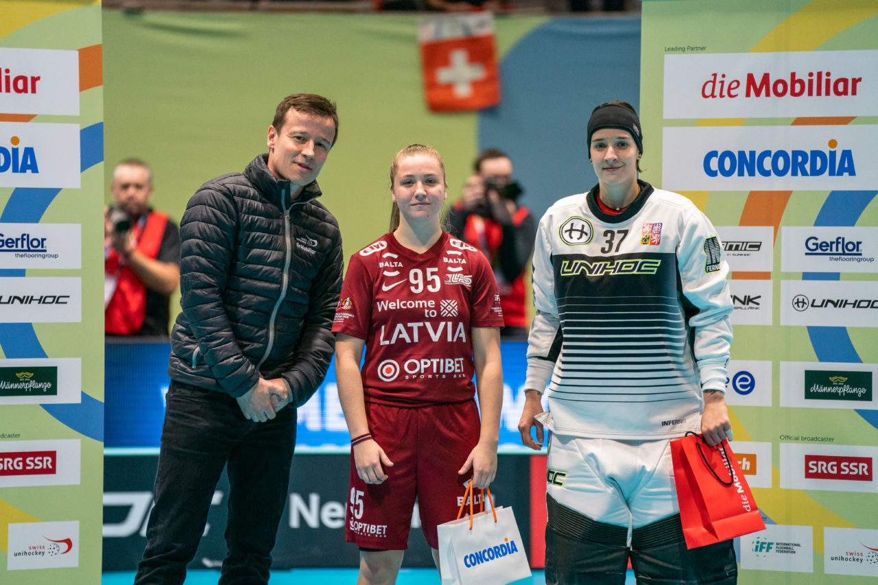 WFC 2019, Switzerland: 08.12.2019, Neuchâtel, Patinoire du Littoral, Best players Anna Ankudinova (#95, Latvia) and Jana Christianová (#37, Czech Republic)

Event page: neuchatel2019.ch
Credit: Claudio Schwarz, unihockey-fotos.ch