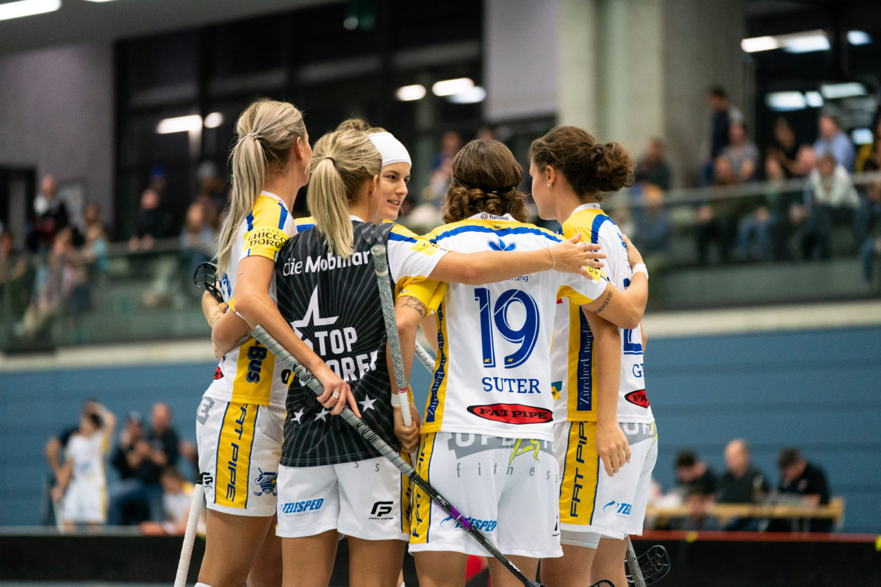 Damen NLA Runde 13, Switzerland: 22.12.2019, Frauenfeld, Kantihalle Frauenfeld, Torjubel Jets

Claudio Schwarz, unihockey-fotos.ch