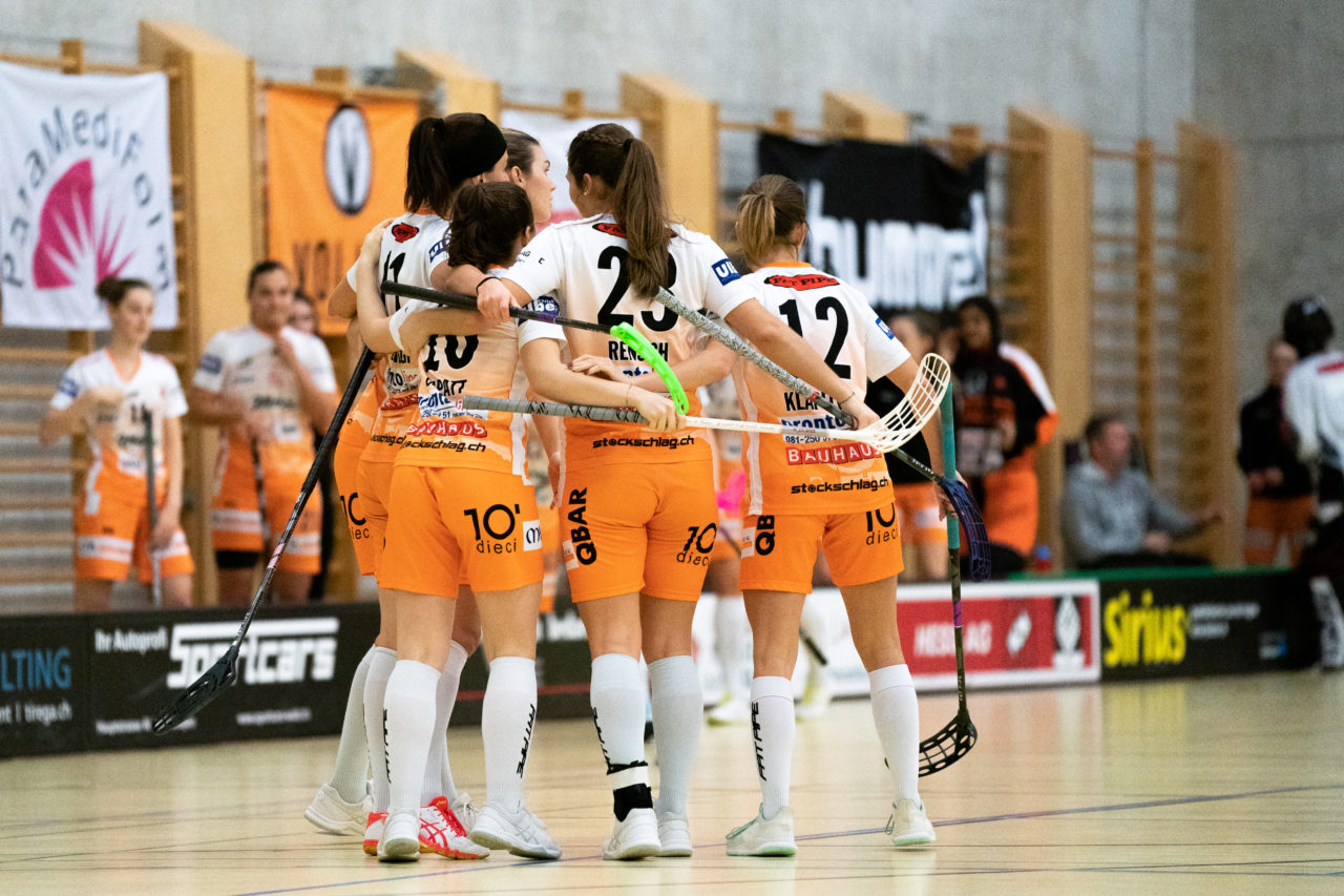 Damen NLA Runde 11, Switzerland: 21.12.2019, Wald ZH, Sporthalle Elba, Torjubel piranha

Claudio Schwarz, unihockey-fotos.ch