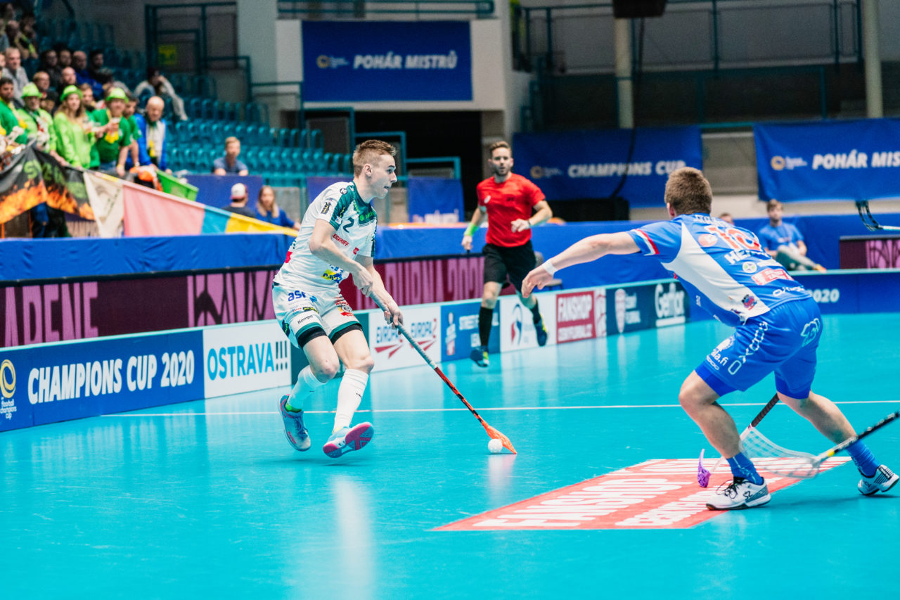 Champions Cup Ostrava - Semifinal 2 Men, Czech Republic: 11.01.2020, Ostrava, RT TORAX ARENA, Bischofberger Nicola (Nr. 2, SV Wiler-Ersigen) am Ball

Credit: Claudio Schwarz, unihockey-fotos.ch