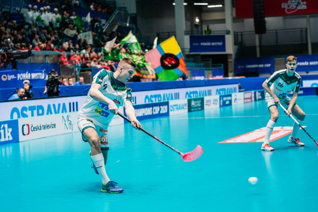 Champions Cup Ostrava - Semifinal 2 Men, Czech Republic: 11.01.2020, Ostrava, RT TORAX ARENA, Sikora Radek (Nr. 9, SV Wiler-Ersigen) spielt den Ball

Credit: Claudio Schwarz, unihockey-fotos.ch