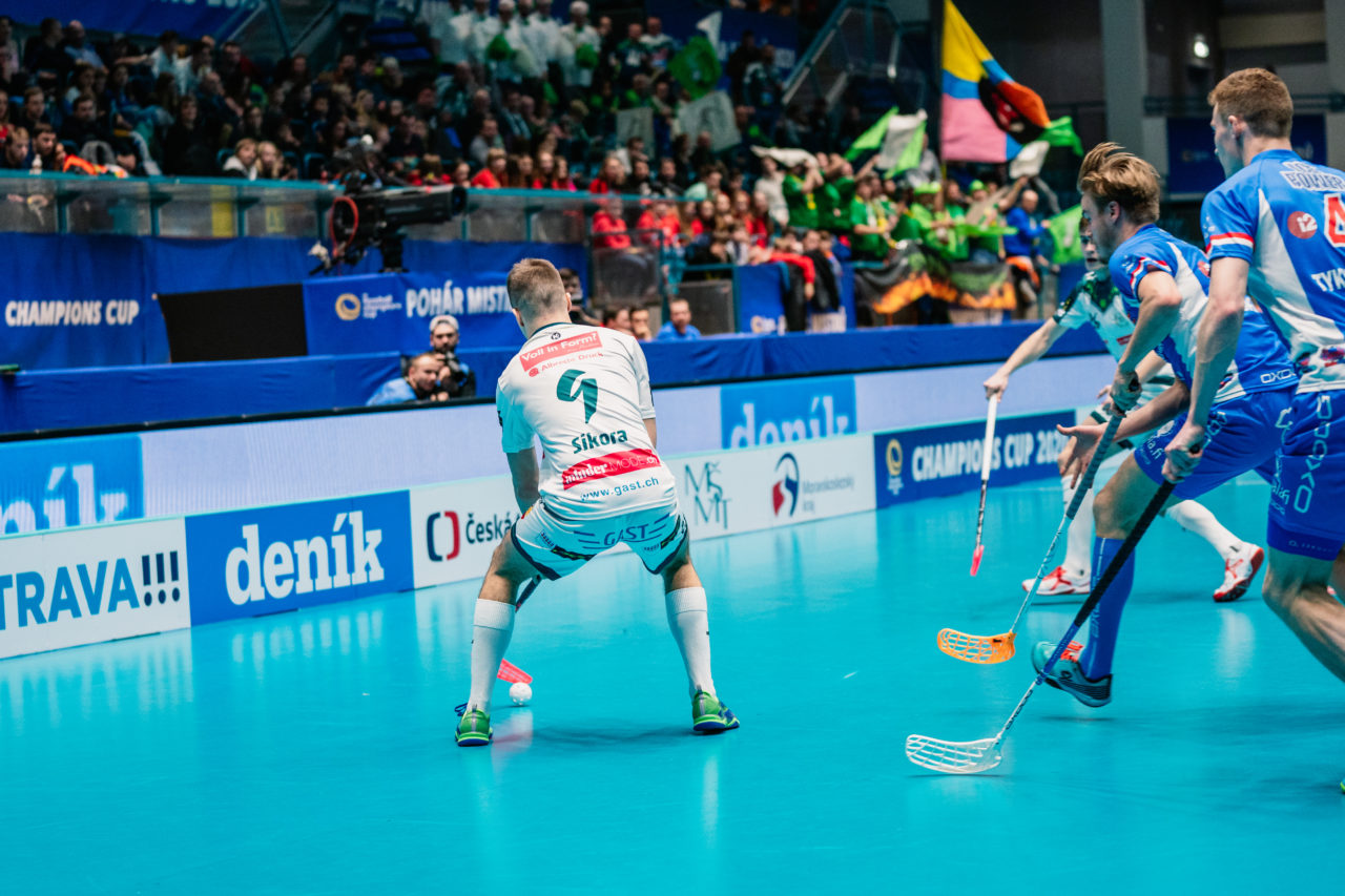 Champions Cup Ostrava - Semifinal 2 Men, Czech Republic: 11.01.2020, Ostrava, RT TORAX ARENA, Sikora Radek (Nr. 9, SV Wiler-Ersigen) am Ball

Credit: Claudio Schwarz, unihockey-fotos.ch