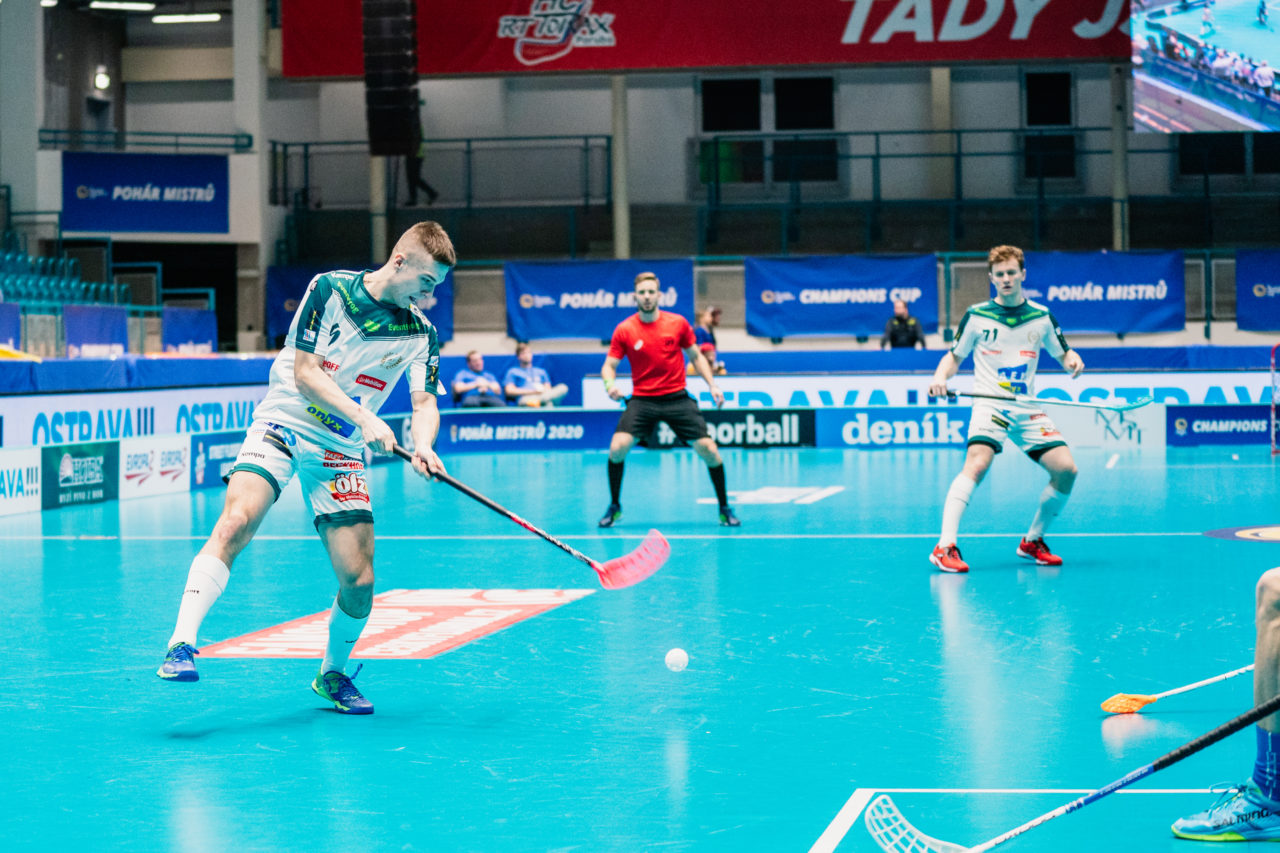 Champions Cup Ostrava - Semifinal 2 Men, Czech Republic: 11.01.2020, Ostrava, RT TORAX ARENA, Sikora Radek (Nr. 9, SV Wiler-Ersigen) schiesst

Credit: Claudio Schwarz, unihockey-fotos.ch