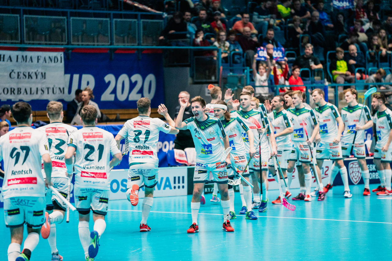 Champions Cup Ostrava - Semifinal 2 Men, Czech Republic: 11.01.2020, Ostrava, RT TORAX ARENA, Louis Marco (Nr. 94, SV Wiler-Ersigen) freut sich über das 2:4

Credit: Claudio Schwarz, unihockey-fotos.ch