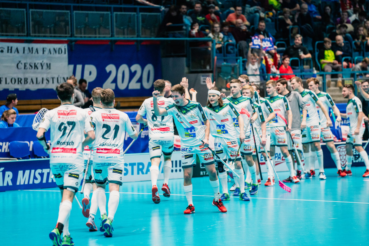 Champions Cup Ostrava - Semifinal 2 Men, Czech Republic: 11.01.2020, Ostrava, RT TORAX ARENA, Louis Marco (Nr. 94, SV Wiler-Ersigen) freut sich über das 2:4

Credit: Claudio Schwarz, unihockey-fotos.ch