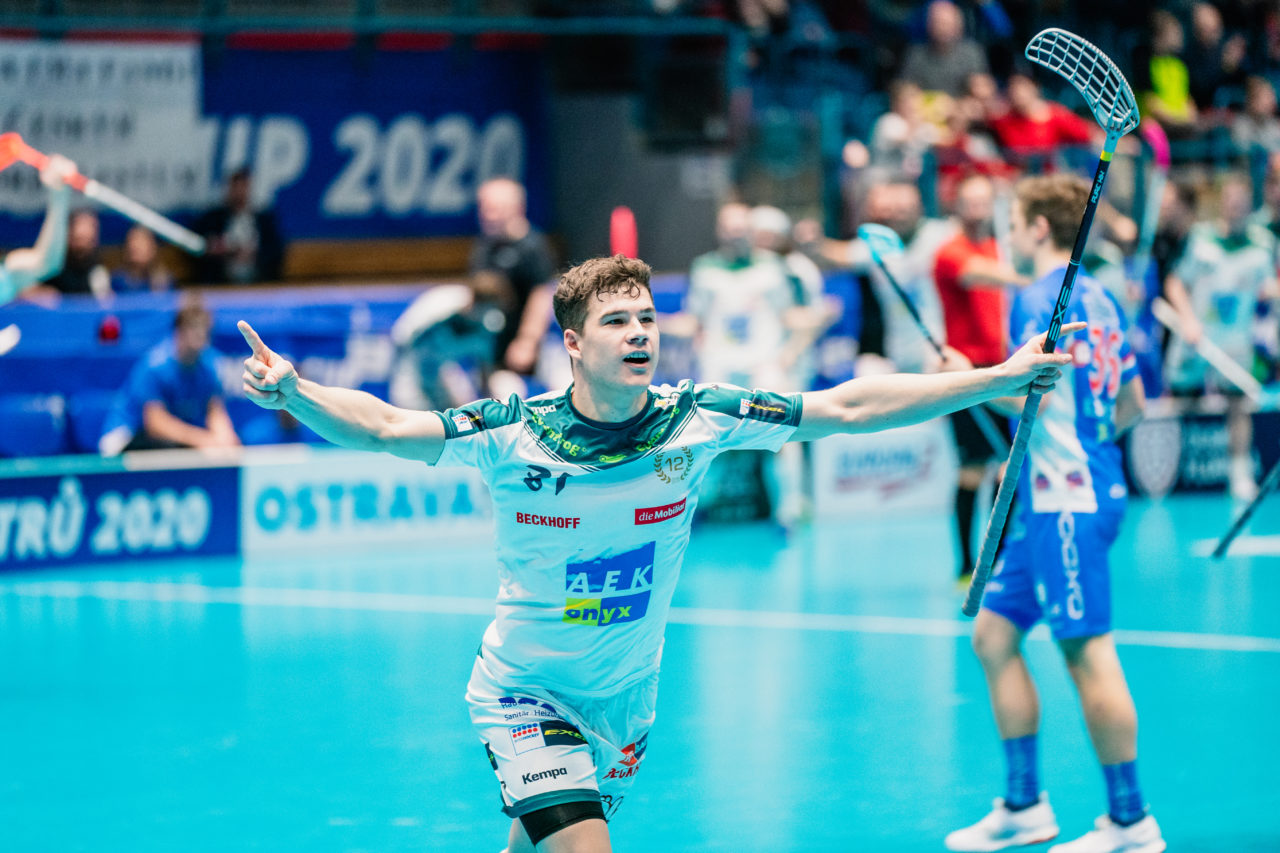 Champions Cup Ostrava - Semifinal 2 Men, Czech Republic: 11.01.2020, Ostrava, RT TORAX ARENA, Affolter Philipp (Nr. 81, SV Wiler-Ersigen) jubelt

Credit: Claudio Schwarz, unihockey-fotos.ch